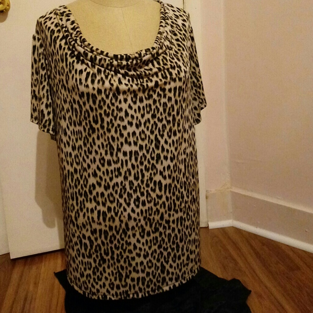 Jaclyn Smith leopard print top